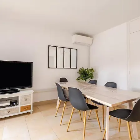 Aux Arenes, 30m Des Arenes, Balcon, Clim Διαμέρισμα *