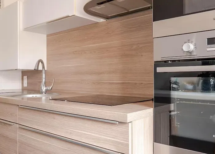 Apartment Aux Arenes, 30m Des Arenes, Balcon, Clim *