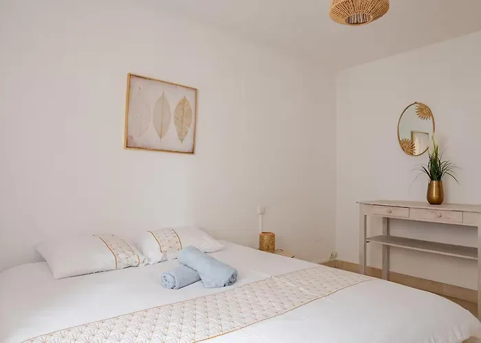 Aux Arenes, 30m Des Arenes, Balcon, Clim *