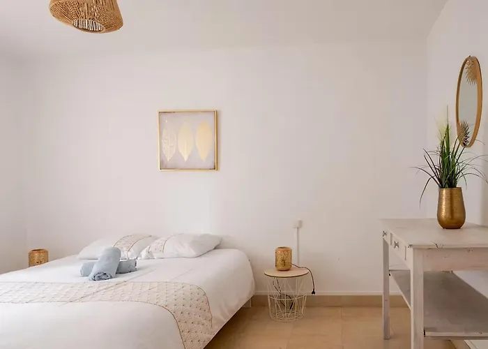 Aux Arenes, 30m Des Arenes, Balcon, Clim